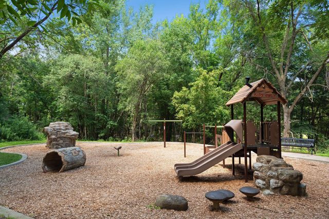 1961 Adolphus Street, Maplewood, MN 55117