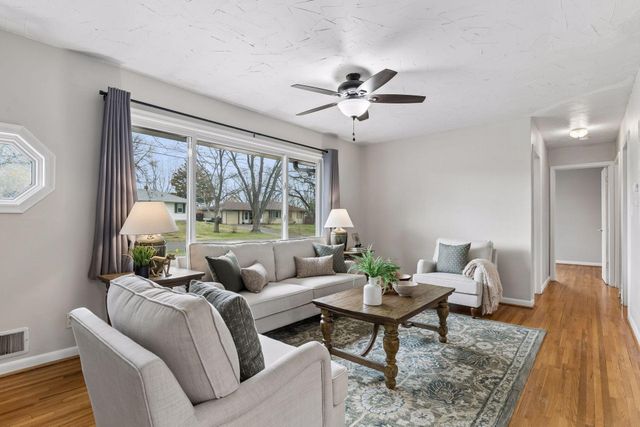 1961 Adolphus Street, Maplewood, MN 55117