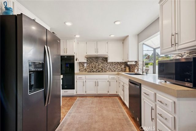 1355 Knoll Drive, Oceanside, CA 92054