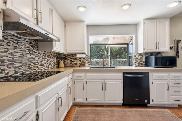 1355 Knoll Drive, Oceanside, CA 92054