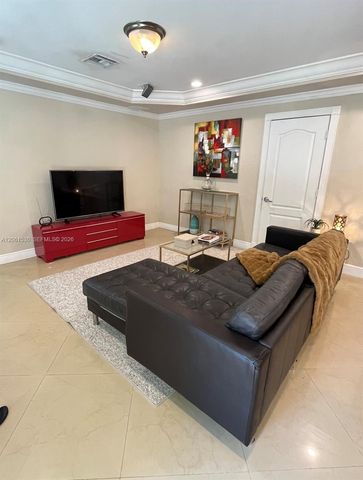 1029 SW 10th Ave, Miami, FL 33130