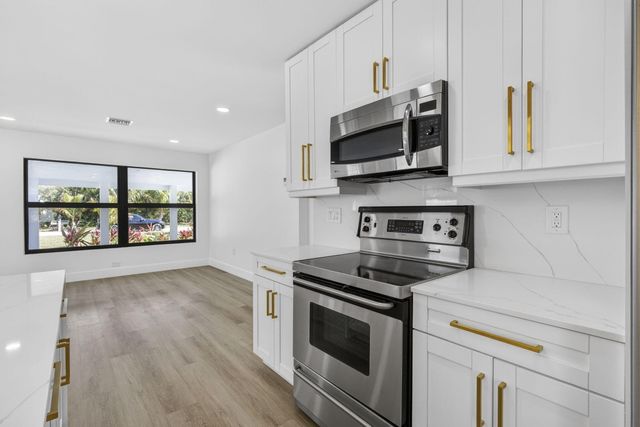 451 Dionne Drive, West Palm Beach, FL 33406