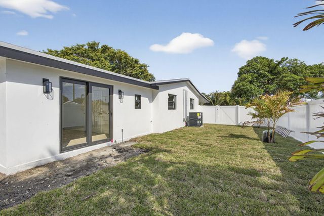 451 Dionne Drive, West Palm Beach, FL 33406