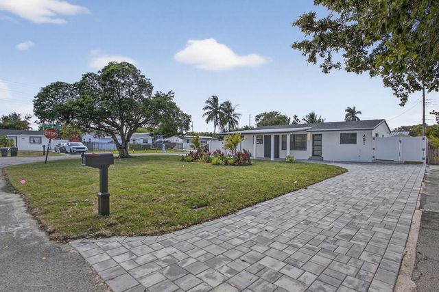 451 Dionne Drive, West Palm Beach, FL 33406