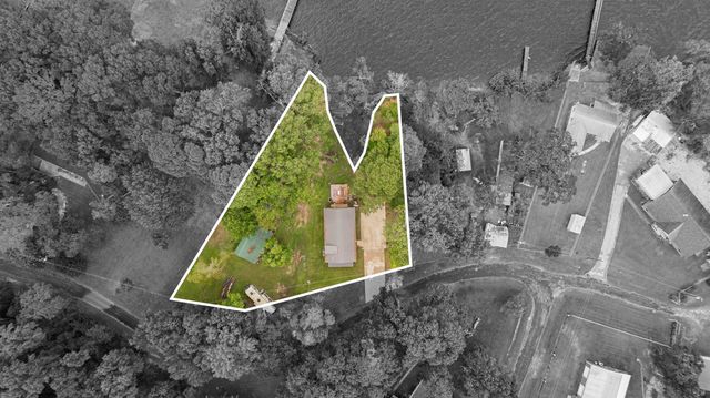 305 County Road 193, Gary, TX 75643