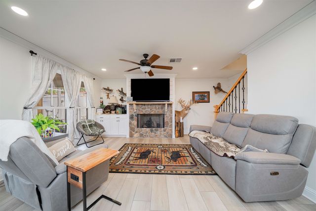 305 County Road 193, Gary, TX 75643