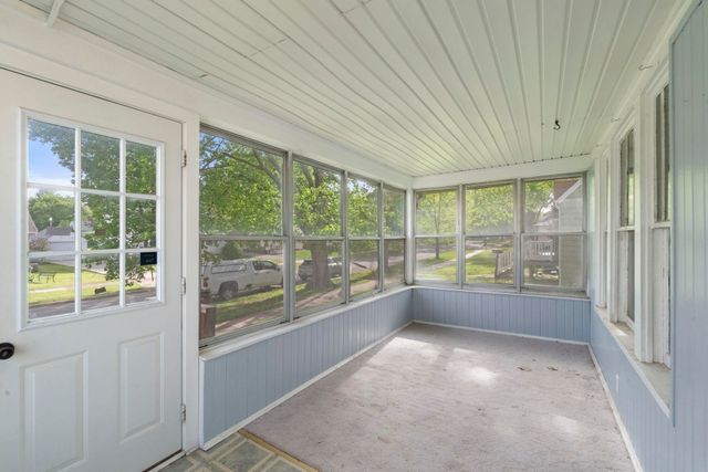 1717 Forest Avenue, Waterloo, IA 50702