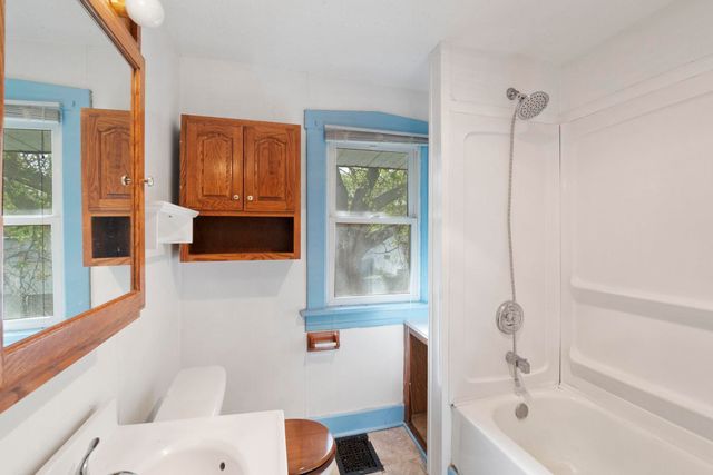 1717 Forest Avenue, Waterloo, IA 50702