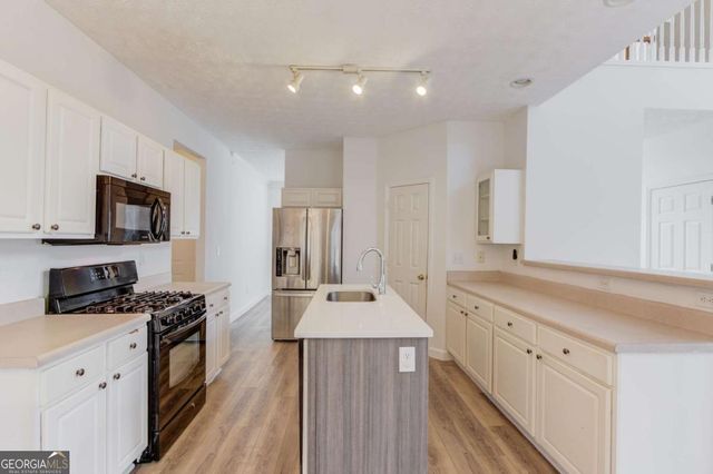 802 Board Walk Court, Loganville, GA 30052