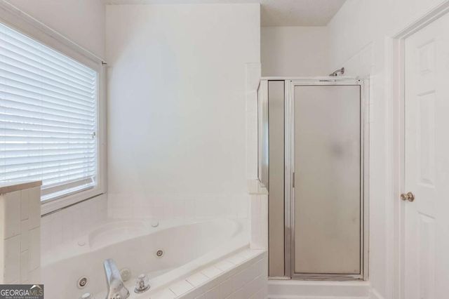 802 Board Walk Court, Loganville, GA 30052