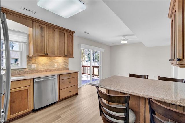 60 Harris Creek RD, Hampton, VA 23669