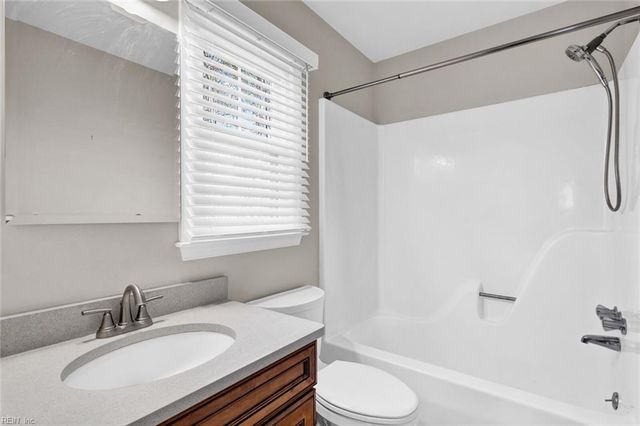 60 Harris Creek RD, Hampton, VA 23669