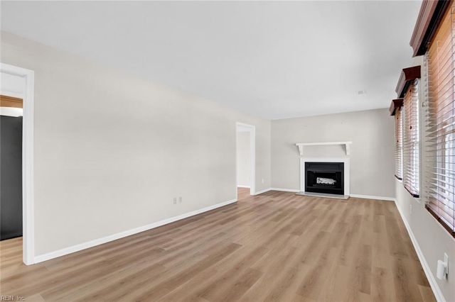 60 Harris Creek RD, Hampton, VA 23669