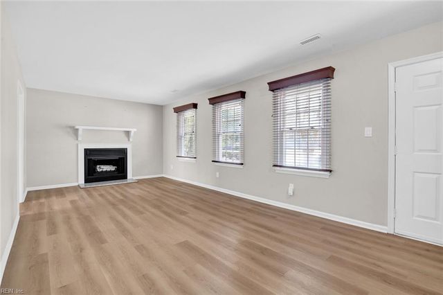 60 Harris Creek RD, Hampton, VA 23669