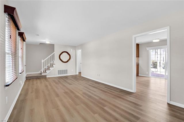 60 Harris Creek RD, Hampton, VA 23669