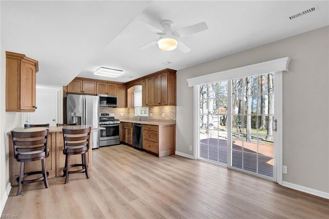 60 Harris Creek RD, Hampton, VA 23669