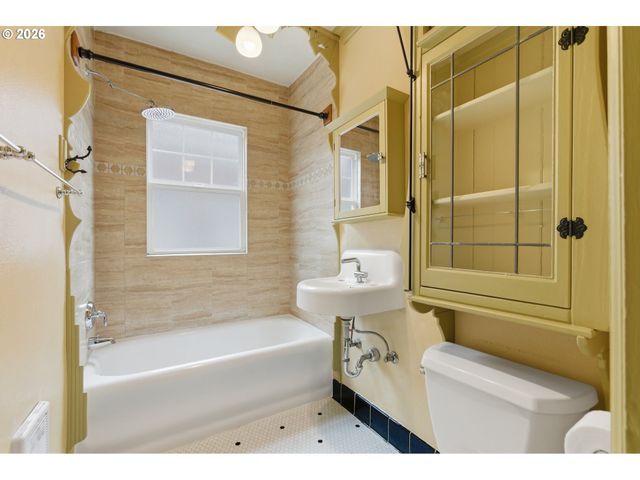 1509 Ne 10TH Ave 304, Portland, OR 97232