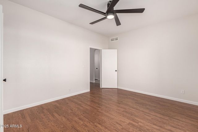 10211 W GEORGIA Avenue, Glendale, AZ 85307