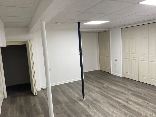 1886 E 13 Mile Road, Madison Heights, MI 48071