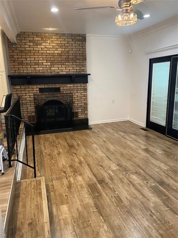 1886 E 13 Mile Road, Madison Heights, MI 48071