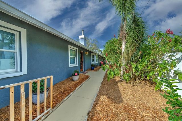 2690 TEMPLE STREET, Sarasota, FL 34239
