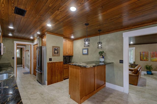 2690 TEMPLE STREET, Sarasota, FL 34239