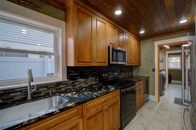 2690 TEMPLE STREET, Sarasota, FL 34239