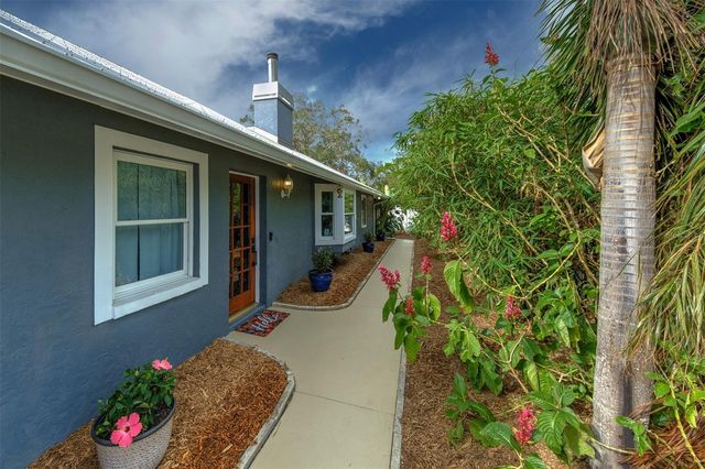 2690 TEMPLE STREET, Sarasota, FL 34239