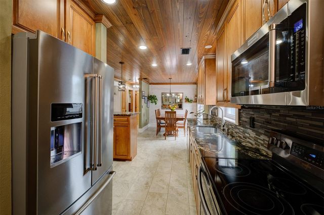 2690 TEMPLE STREET, Sarasota, FL 34239