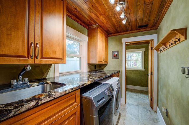 2690 TEMPLE STREET, Sarasota, FL 34239