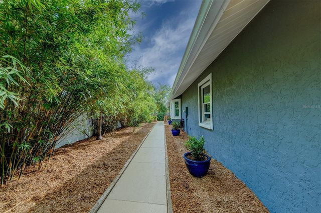2690 TEMPLE STREET, Sarasota, FL 34239