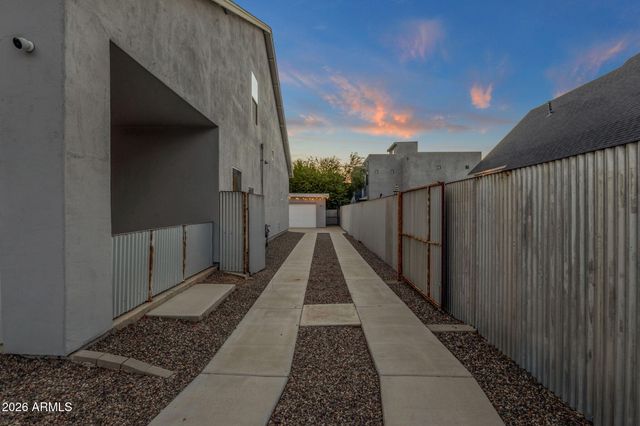 3930 N 30TH Street, Phoenix, AZ 85016