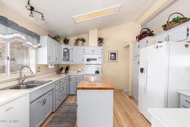 2101 S MERIDIAN Road 60, Apache Junction, AZ 85120