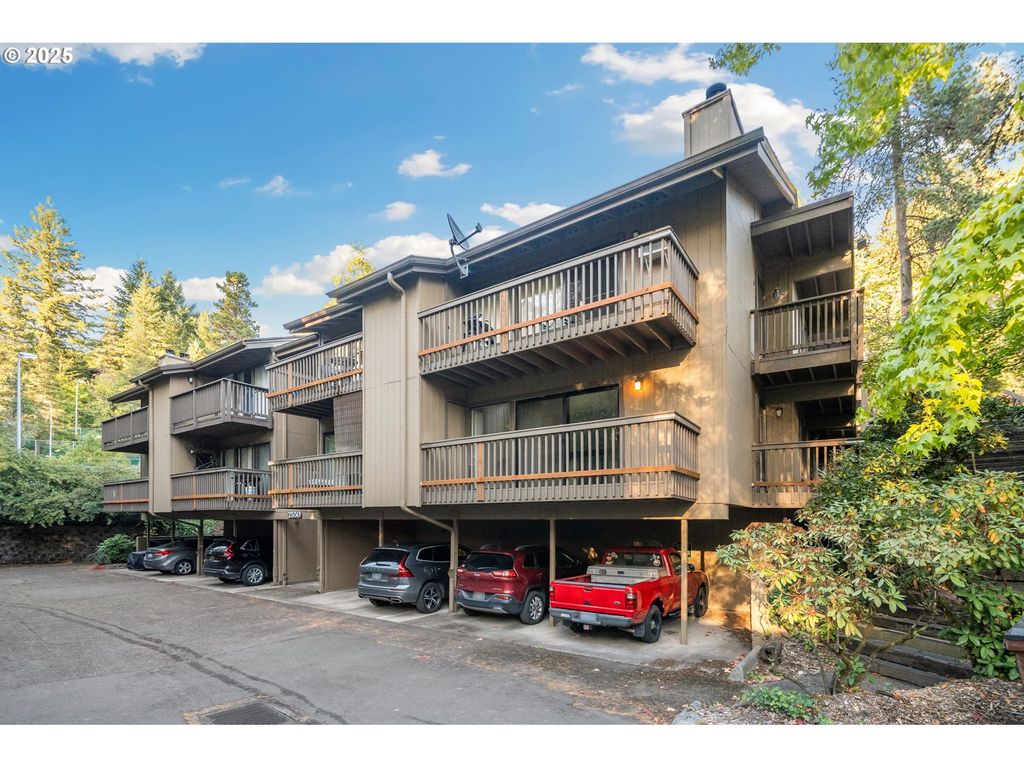 7550 Sw BARNES Rd E, Portland, OR 97225