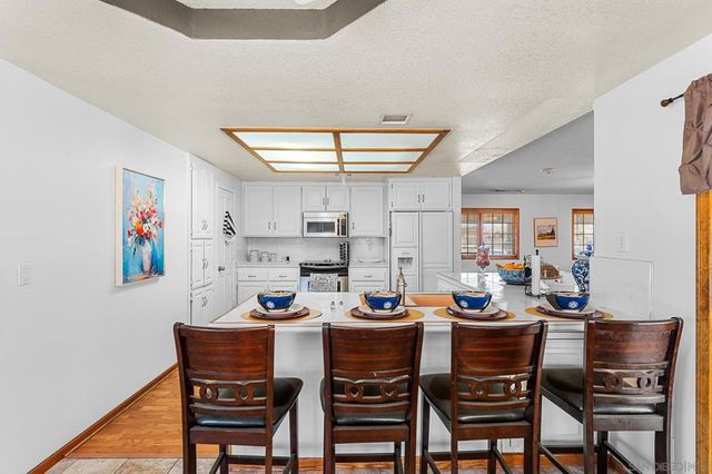 19775 Symeron Rd, Apple Valley, CA 92307