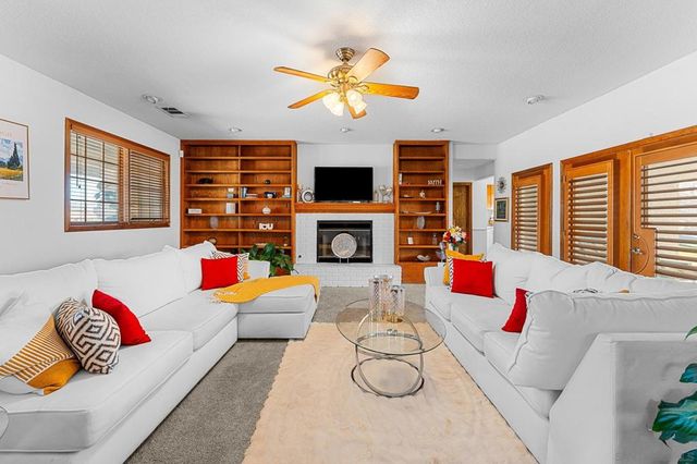 19775 Symeron Rd, Apple Valley, CA 92307