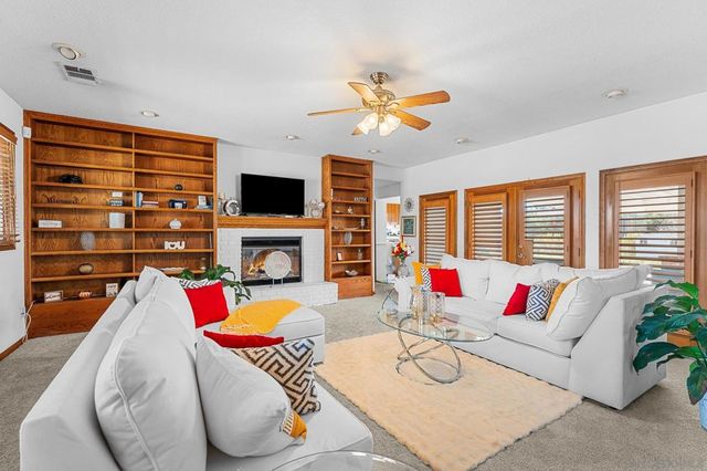 19775 Symeron Rd, Apple Valley, CA 92307