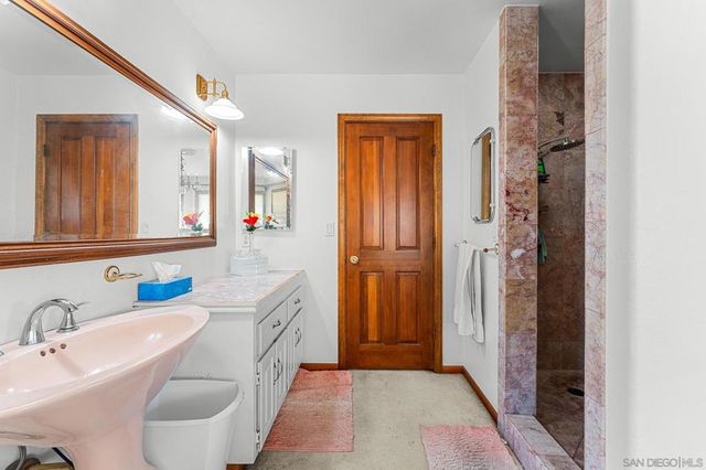 19775 Symeron Rd, Apple Valley, CA 92307