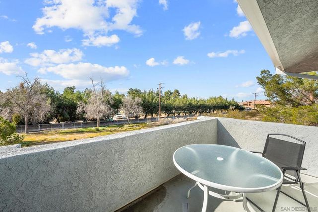 19775 Symeron Rd, Apple Valley, CA 92307