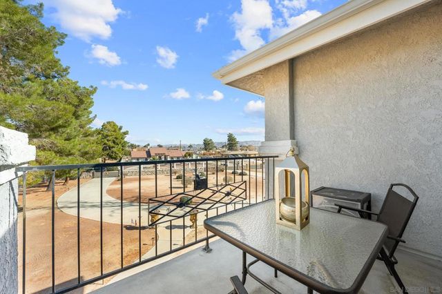 19775 Symeron Rd, Apple Valley, CA 92307