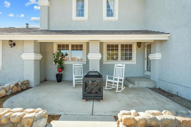 19775 Symeron Rd, Apple Valley, CA 92307