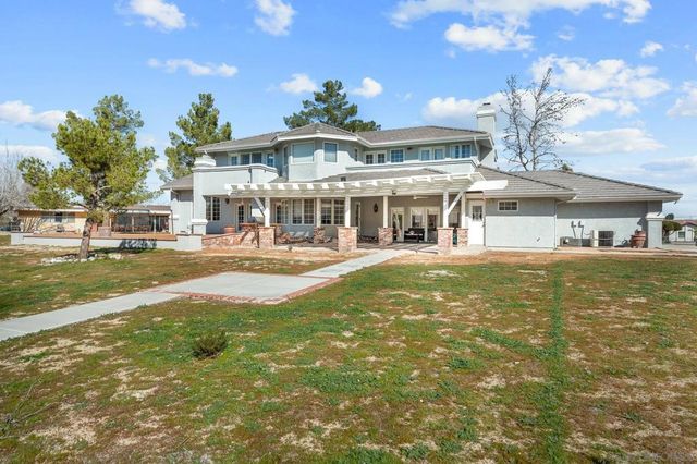 19775 Symeron Rd, Apple Valley, CA 92307