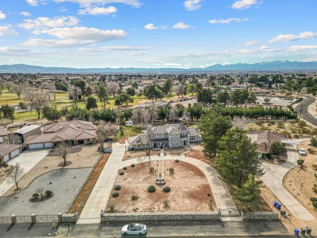 19775 Symeron Rd, Apple Valley, CA 92307