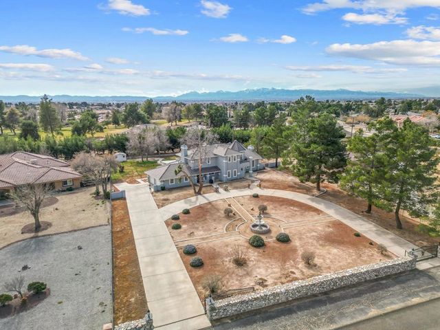 19775 Symeron Rd, Apple Valley, CA 92307