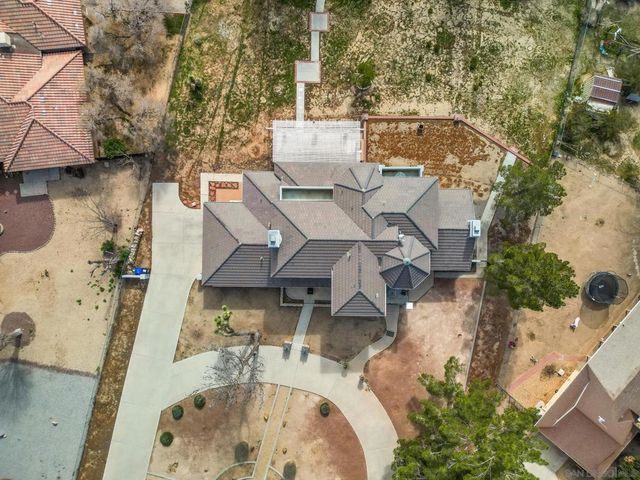 19775 Symeron Rd, Apple Valley, CA 92307