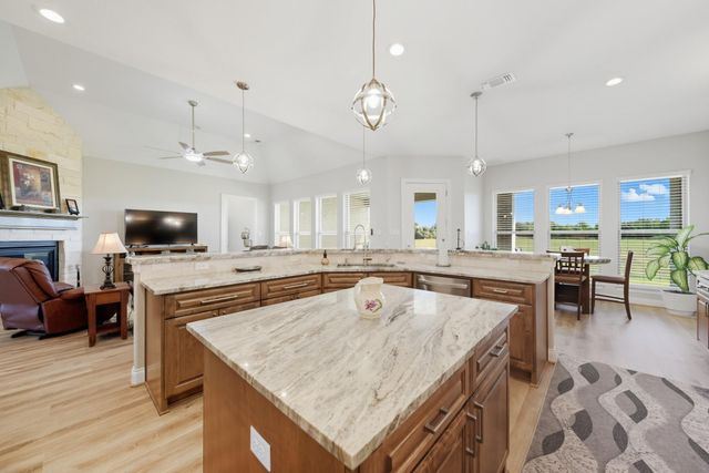 10418 Zaruba, Sealy, TX 77474