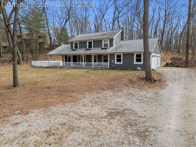 2477 Spruce Ridge, Oceola Township, MI 48855