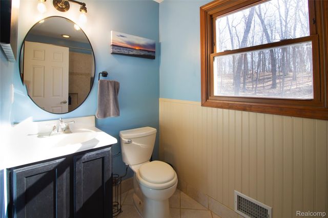 2477 Spruce Ridge, Oceola Township, MI 48855