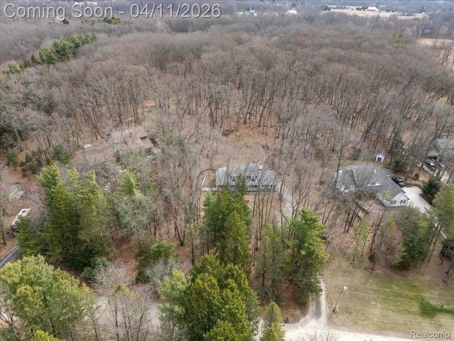 2477 Spruce Ridge, Oceola Township, MI 48855