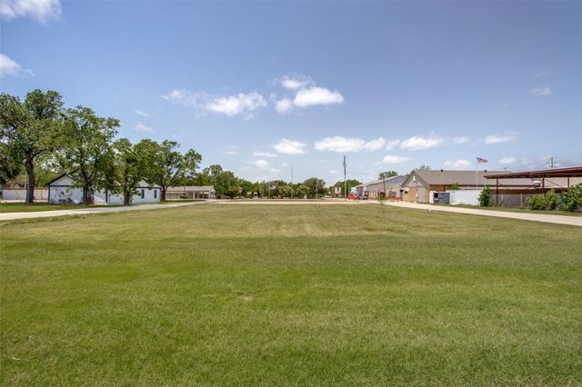 529 N 4th Street, Princeton, TX 75407